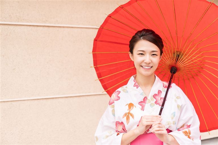Japan - Bonsai ©miya227/istock